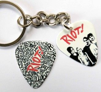 Paramore Keyring Plus Free Matching Guitar Pick  