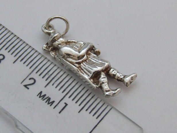 STERLING 925 SILVER DETAILED MAN PLAYING BAGPIPES CHARM~FREE ORGANZA 