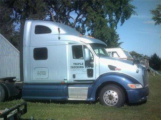 04 Peterbilt 387 Semi Truck  