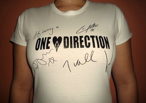 ONE DIRECTION SIGNED AUTOGRAPH   T SHIRTS   X FACTOR  