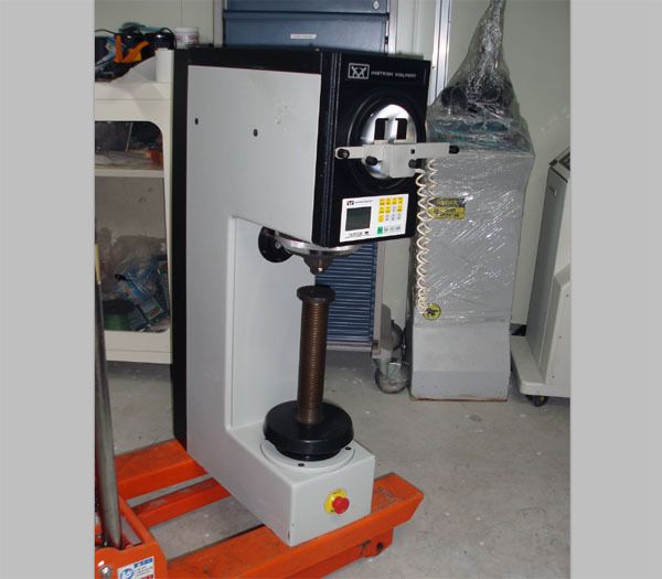 hardness testing machine INSTRON Testor 930/250 WOLPERT  