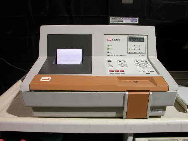 ABBOTT QUANTUM II WAVELENGTH ANALYZER SPECTROPHOTOMETER  