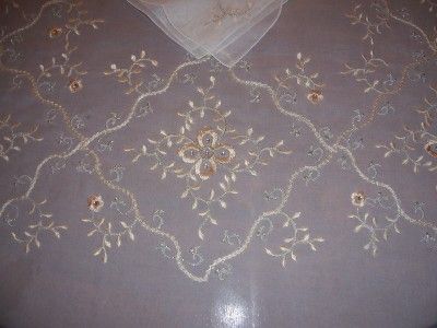 Banquet size tablecloth embroidered organdy Size 140 x70 with 12 