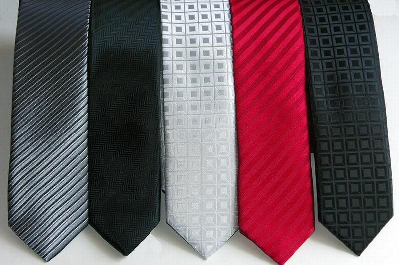 You are viewing a fabulous 100% hand woven neck tie by Berlioni. These 