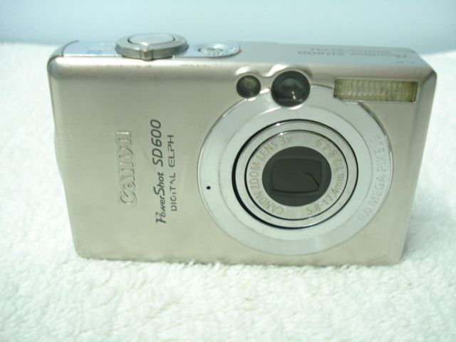 Canon SD600 6.0 MP Digital Camera Broken Part/Repair  