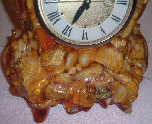 Vintage Lanshire Electric Clock Lucite/Acrylic/Stone Amberina Mid 