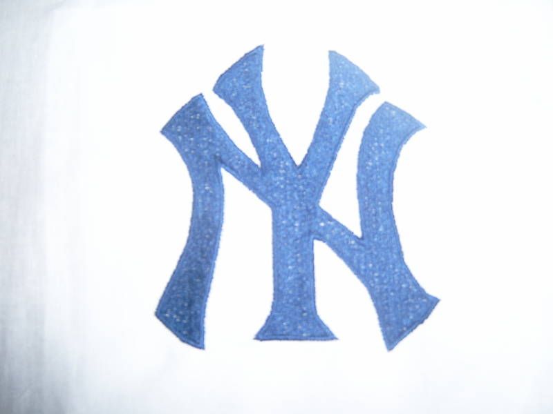 NEW YORK YANKEES WHITE BASEBALL STANDARD PILLOWCASE  