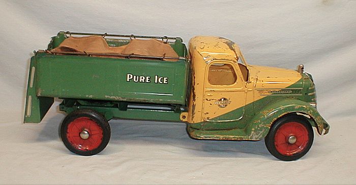 RARE BUDDY L BIG INTERNATIONAL PURE ICE TRUCK – VERY GOOD ORIGINAL 