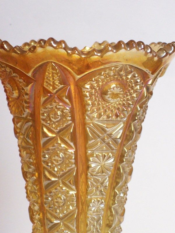 Vintage Unmarked Imperial Clear Gold Carnival Glass Daisy & Button 