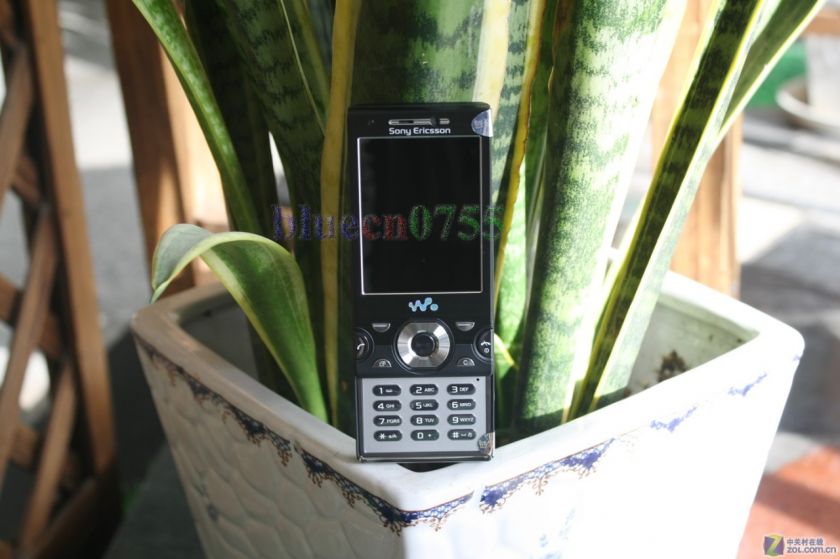 NEW Sony Ericsson W995 3G GPS 8.1MP WIFI Phone BLACK 7311271279617 