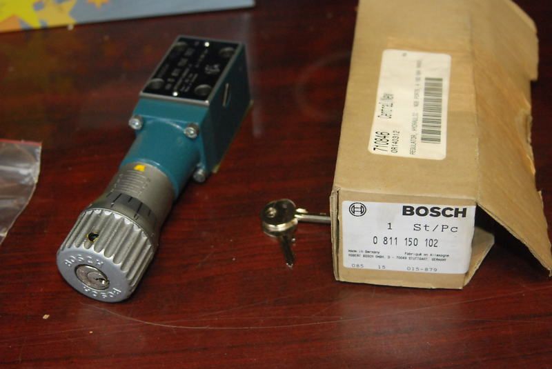 Bosch 0811150102 081DV06P145N505F 0 Keyed Regulator NEW  