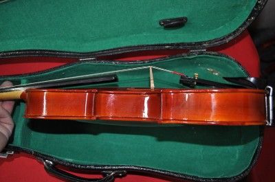 VINTAGE CREMONA FECIT ANNO DOMINI 19 VIOLIN WITH HARD CASE Item #9456 