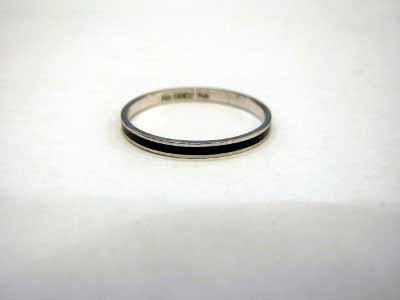 14K Na Hoku Single Black Enamel Ring Band Guard Size 8.5 8 1/2 A27417 