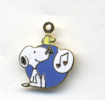 Vintage 1980s enamel SNOOPY & WOODSTOCK charm SINGING MUSIC  