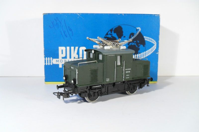 VINTAGE PIKO HO SCALE RAIL LOCOMOTIVE E6905/MINT  