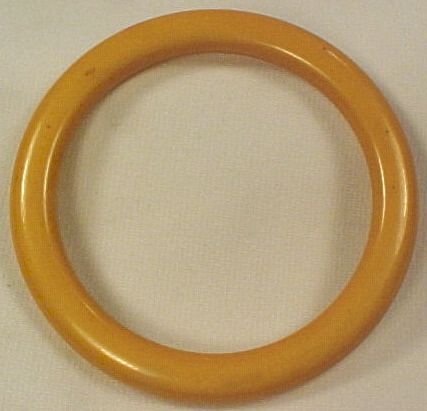 Vintage BUTTERSCOTCH YELLOW BAKELITE BANGLE BRACELET  