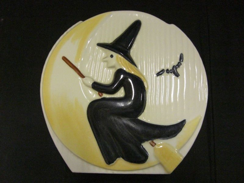 HALLOWEEN WITCH COOKIE JAR  